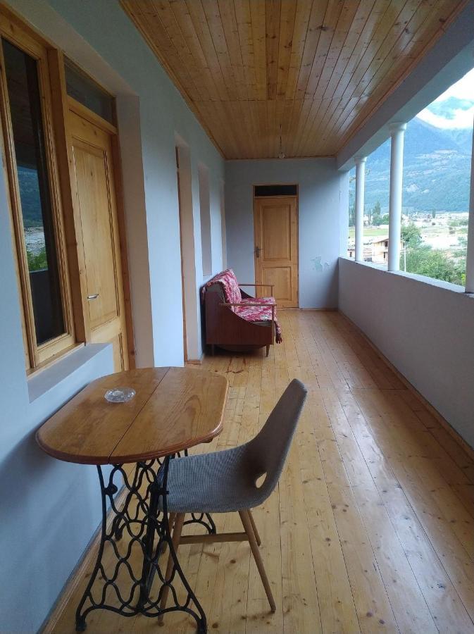 Guest House Nene Местия Екстериор снимка