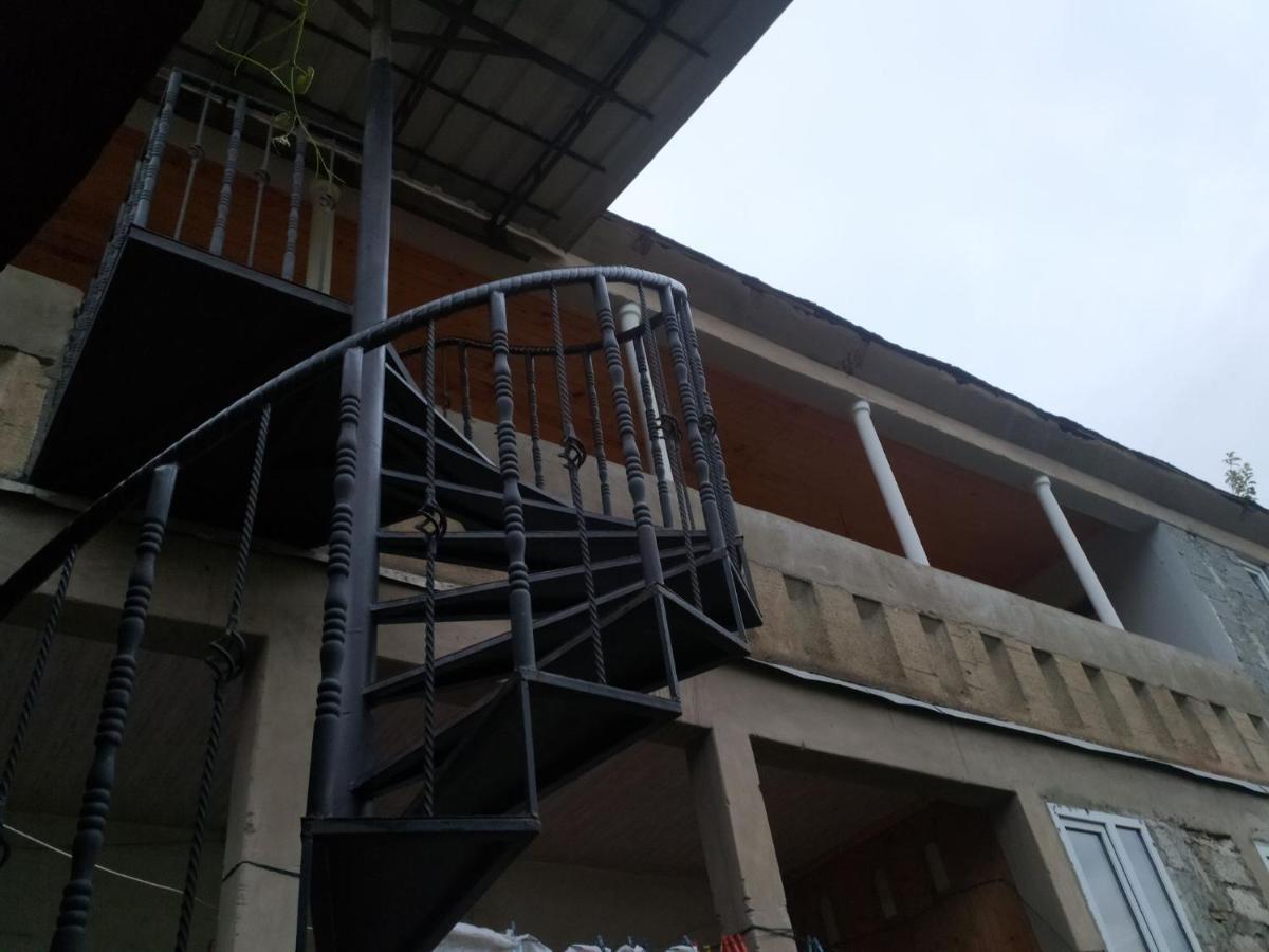 Guest House Nene Местия Екстериор снимка