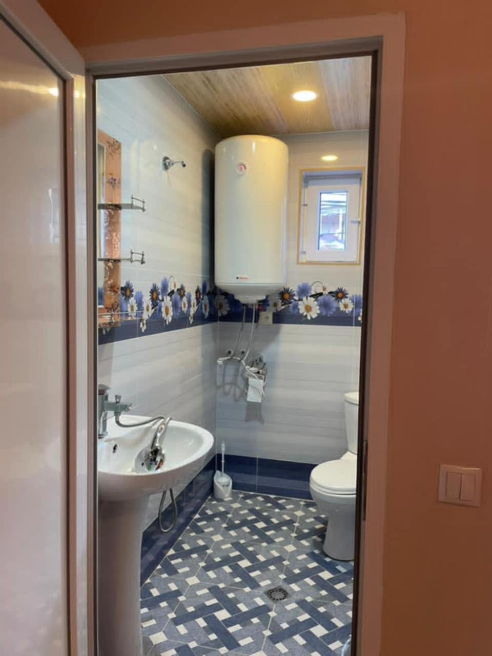 Guest House Nene Местия Екстериор снимка